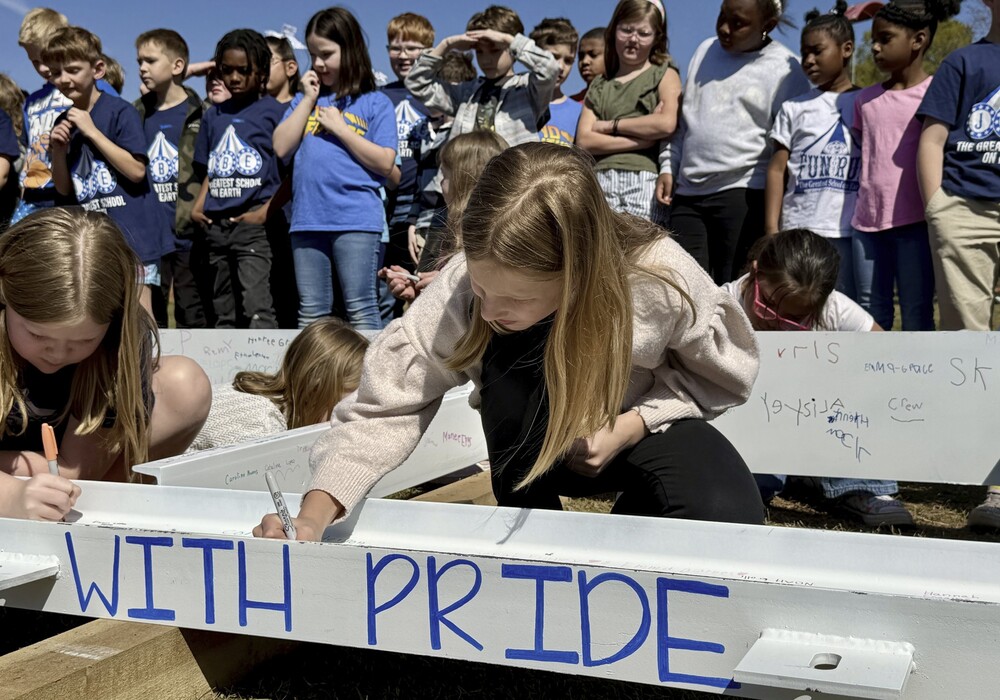 Teachers, students entering last year at Jesse Boyd Elementary