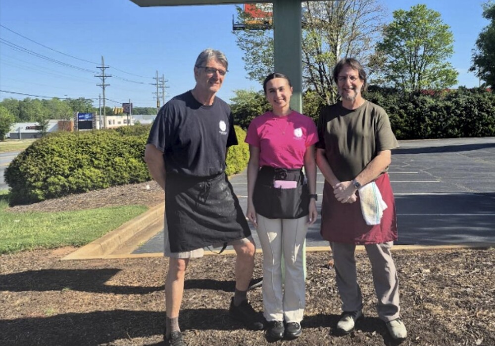 Clock Family Restaurant of Duncan closes, putting finishing touch on long-held dream